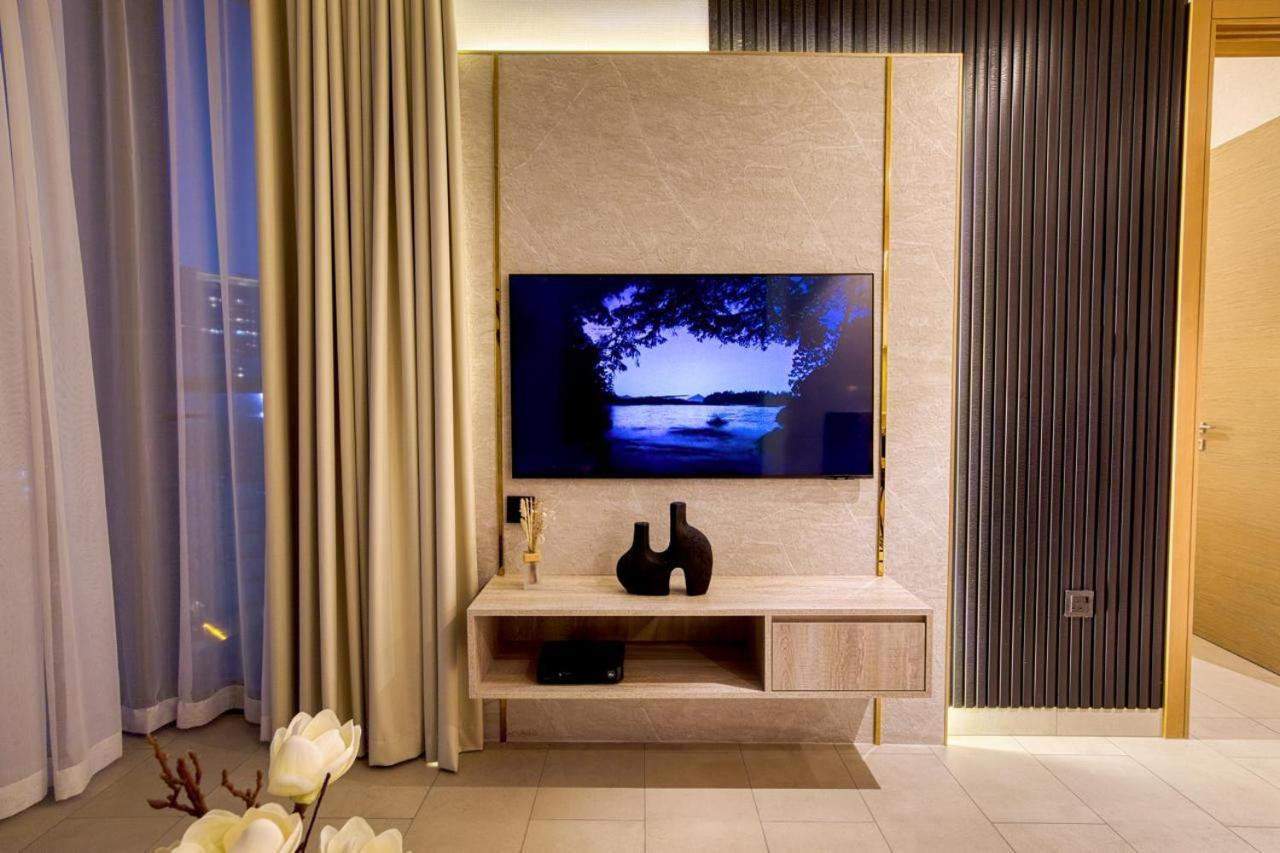 1015 Waves Apartment *